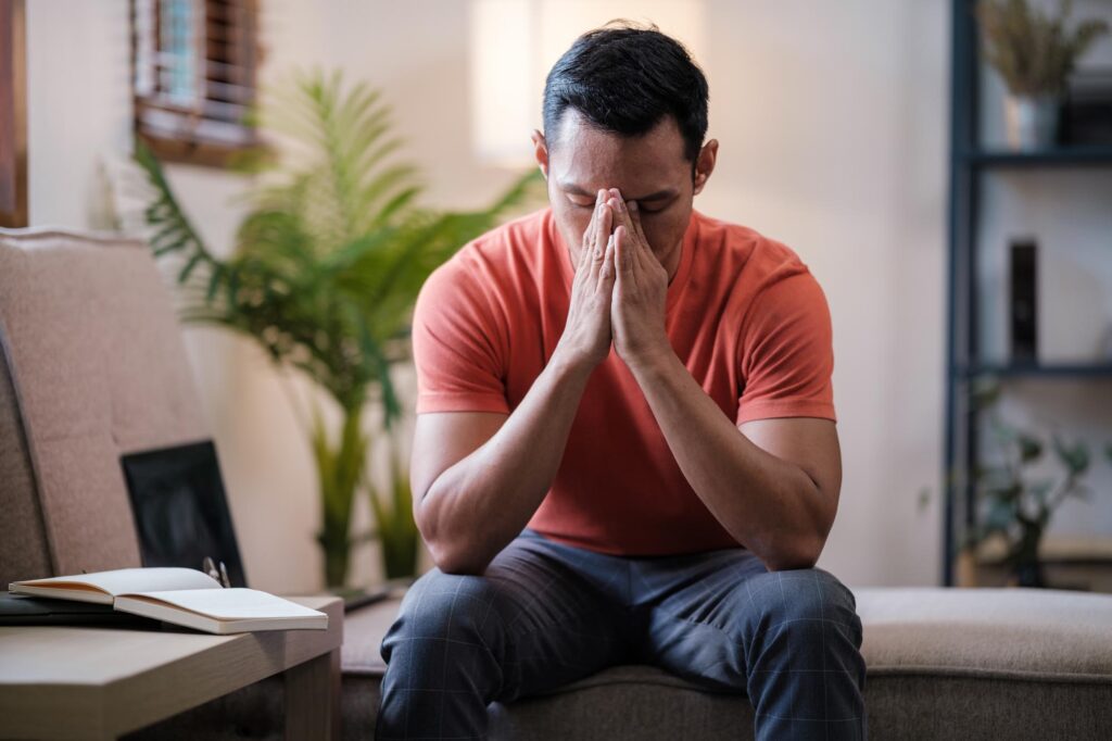 Who monitors in home detox hart California